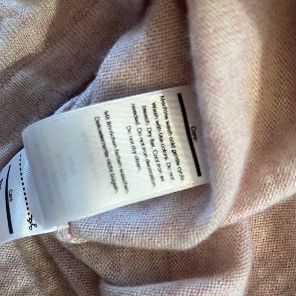 Smartwool ~ soft pink, wool blend sweater, base layer, size M - Picture 13 of 14